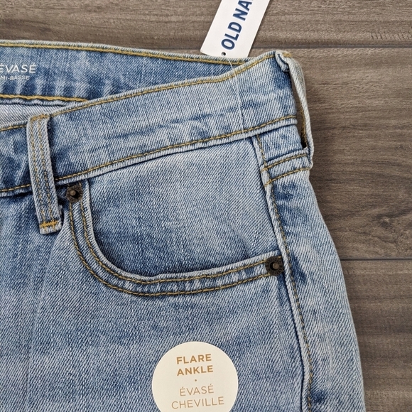 NWT Old Navy Mid Rise Flare Ladies Size 6 Light Blue Jeans - Picture 10 of 12